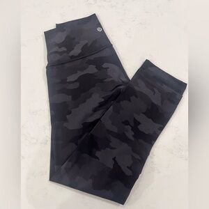 Lululemon Black Cropped Camouflage Leggings NWOT